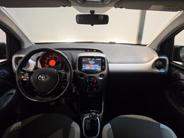 Toyota AYGO 1.0 VVT-i x-play - Airco - Achteruitrijcamera
