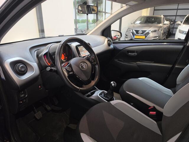 Toyota AYGO 1.0 VVT-i x-play - Airco - Achteruitrijcamera