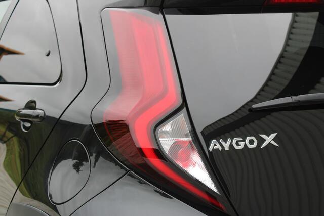 Toyota AYGO X 1.0 VVT-i MT first | Incl. 12 maanden garantie | Apple carplay/Android auto | Parkeercamera | DAB radio | Climate control | Adaptieve cruise control |