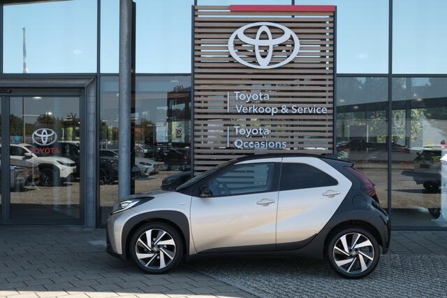 Toyota AYGO X 1.0 VVT-i S-CVT Envy Automaat | Cabrio dak | Apple Carplay / Android auto | 18" lichtmetalen velgen 'design envy' | 9" multimediasysteem met Toyota Smart Connect incl. Cloud navigatie | Apple Carplay