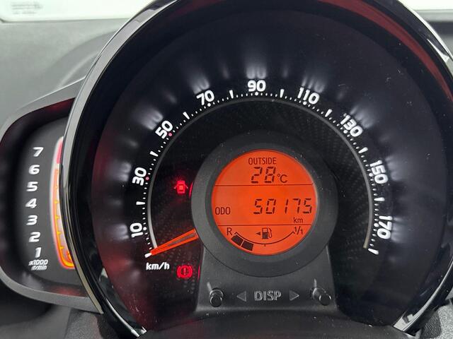 Toyota AYGO 1.0 VVT-i x-joy | Airco | LM velgen | Elektrische ramen | Climate control | Apple carplay/android auto | Achteruitrij camera |