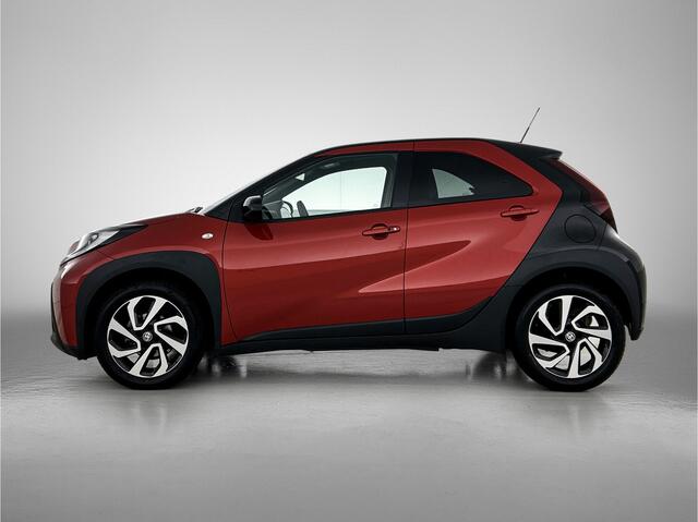 Toyota AYGO X 1.0 VVT-i S-CVT Pulse + | BTW Voertuig | Parkeersensoren voor+achter | Keyless Entry/Start | Climate Control | Cruise Control Adaptive | achteruitrijcamera | Apple CarPlay/Android Auto |