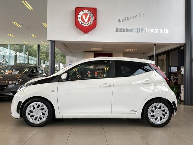 Toyota AYGO 1.0 VVT-i x-play limited,Sport,Apple Carplay/Android Auto,Achteruitrijcamera,Spraakbediening,Airco,Snelheidsbegrenzer,Achteruitrijsensoren.Ipod Usb Aansluiting