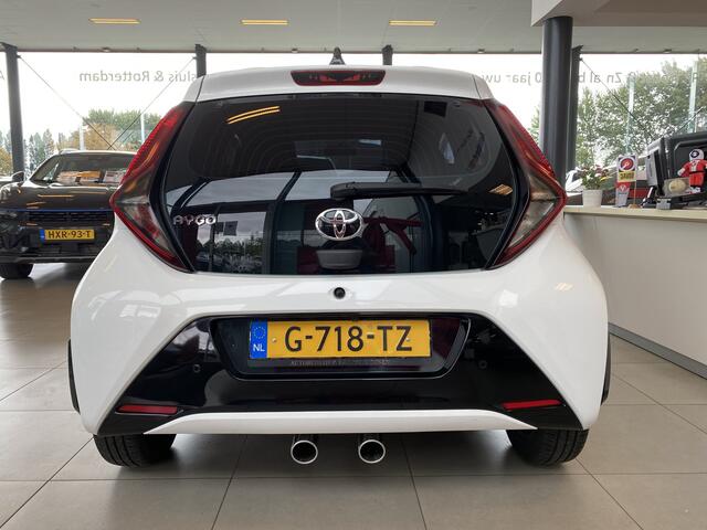 Toyota AYGO 1.0 VVT-i x-play limited,Sport,Apple Carplay/Android Auto,Achteruitrijcamera,Spraakbediening,Airco,Snelheidsbegrenzer,Achteruitrijsensoren.Ipod Usb Aansluiting
