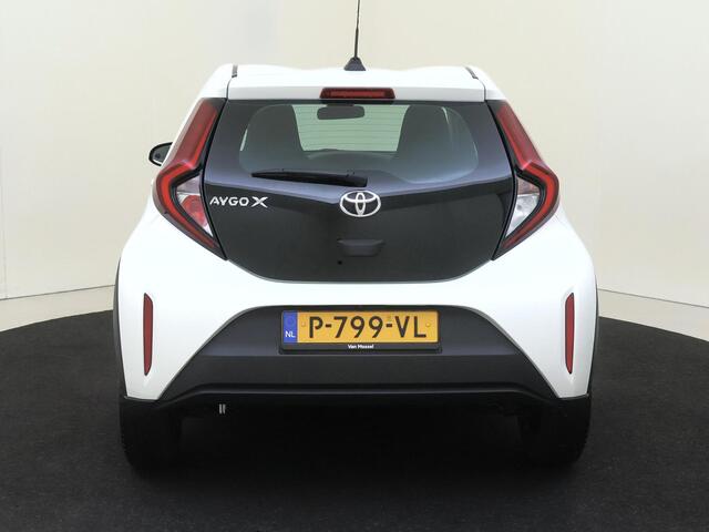 Toyota AYGO X 1.0 VVT-i 72 PK MT Play Mediascherm | Camera | Airco | Bluetooth | Lichtsensor | Apple Carplay/Android Auto
