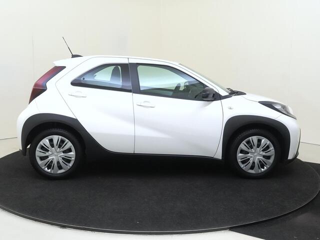 Toyota AYGO X 1.0 VVT-i 72 PK MT Play Mediascherm | Camera | Airco | Bluetooth | Lichtsensor | Apple Carplay/Android Auto