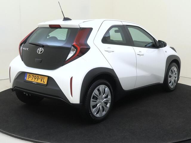 Toyota AYGO X 1.0 VVT-i 72 PK MT Play Mediascherm | Camera | Airco | Bluetooth | Lichtsensor | Apple Carplay/Android Auto