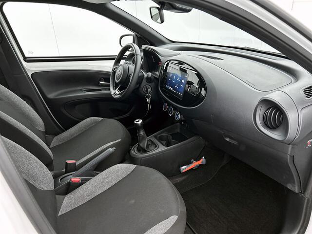 Toyota AYGO X 1.0 VVT-i MT Play | BTW voertuig | Apple CarPlay/Android Auto | Cruise Control Adaptive | Airco | Achteruitrijcamera | Elektrisch verstelbare spiegels | Elektrische ramen voor |