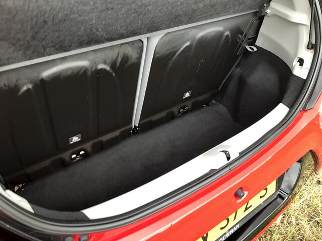 Toyota AYGO 1.0 VVT-i x-play 5-drs AIRCO|APPLE/ANDROID|CAMERA|DAB|CRUISE CONTROL|BLUETOOTH|USB
