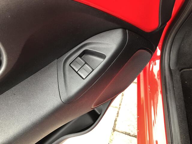Toyota AYGO 1.0 VVT-i x-play 5-drs AIRCO|APPLE/ANDROID|CAMERA|DAB|CRUISE CONTROL|BLUETOOTH|USB