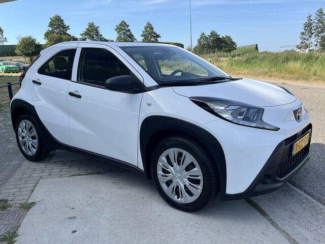 Toyota AYGO X 1.0 VVT-i MT / Airco /