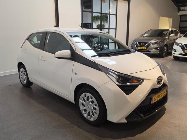 Toyota AYGO 1.0 VVT-i x-play - Apple Carplay / Android Auto