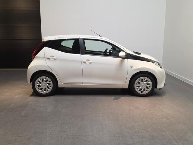 Toyota AYGO 1.0 VVT-i x-play - Apple Carplay / Android Auto