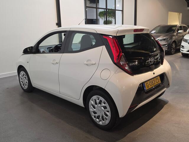 Toyota AYGO 1.0 VVT-i x-play - Apple Carplay / Android Auto