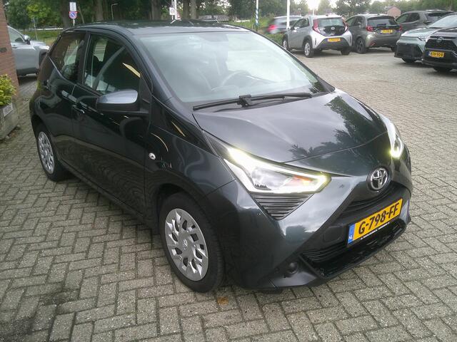 Toyota AYGO 1.0 VVT-i x-play X-Shift Automaat