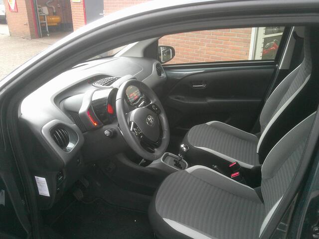 Toyota AYGO 1.0 VVT-i x-play X-Shift Automaat