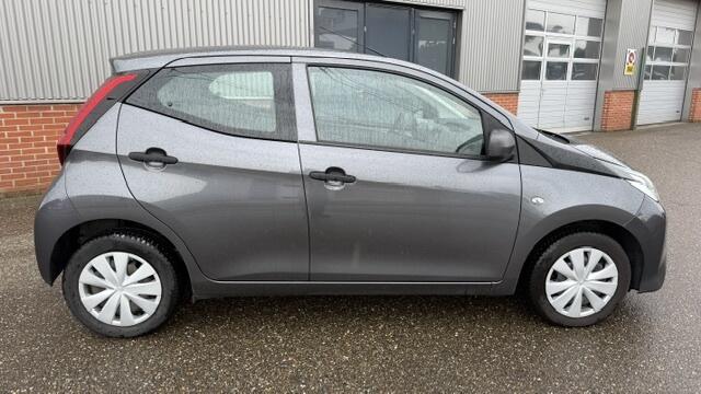 Toyota AYGO 1.0 VVT-i x-fun