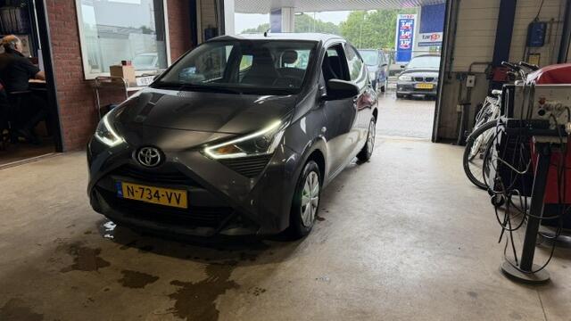 Toyota AYGO 1.0 VVT-i x-fun