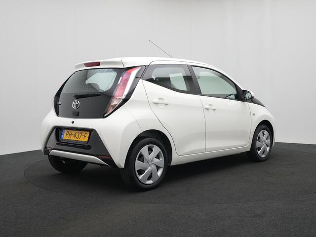 Toyota AYGO 1.0 VVT-i x-play | NL Auto | Dealer Onderhouden | Achteruitrijcamera |