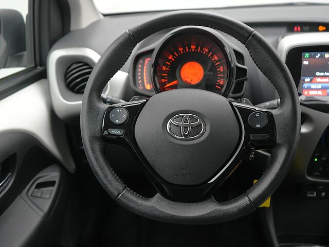 Toyota AYGO 1.0 VVT-i x-play | NL Auto | Dealer Onderhouden | Achteruitrijcamera |