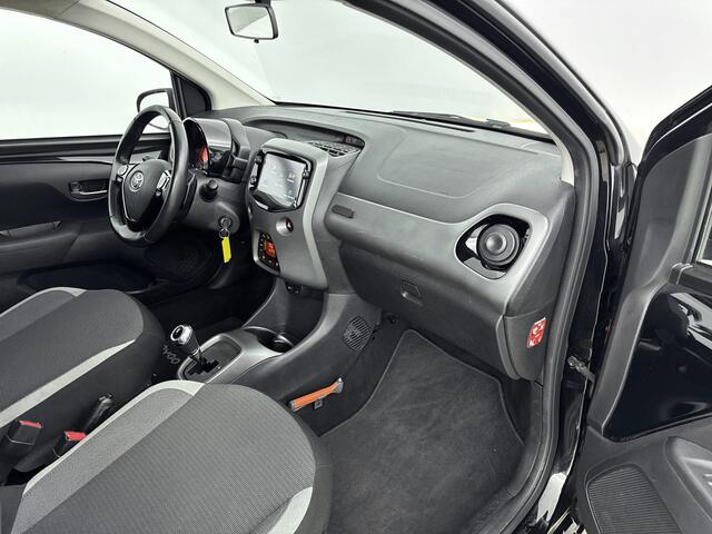 Toyota AYGO 1.0 VVT-i x-joy Automaat | Dealer onderhouden | Climate Control | Apple CarPlay/Android Auto | DAB | Automatische verlichting | Elektrische ramen voor | Elektrisch verstelbare spiegels |
