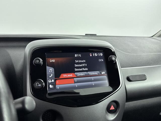 Toyota AYGO 1.0 VVT-i x-joy Automaat | Dealer onderhouden | Climate Control | Apple CarPlay/Android Auto | DAB | Automatische verlichting | Elektrische ramen voor | Elektrisch verstelbare spiegels |