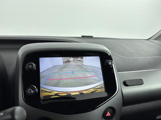 Toyota AYGO 1.0 VVT-i x-joy Automaat | Dealer onderhouden | Climate Control | Apple CarPlay/Android Auto | DAB | Automatische verlichting | Elektrische ramen voor | Elektrisch verstelbare spiegels |