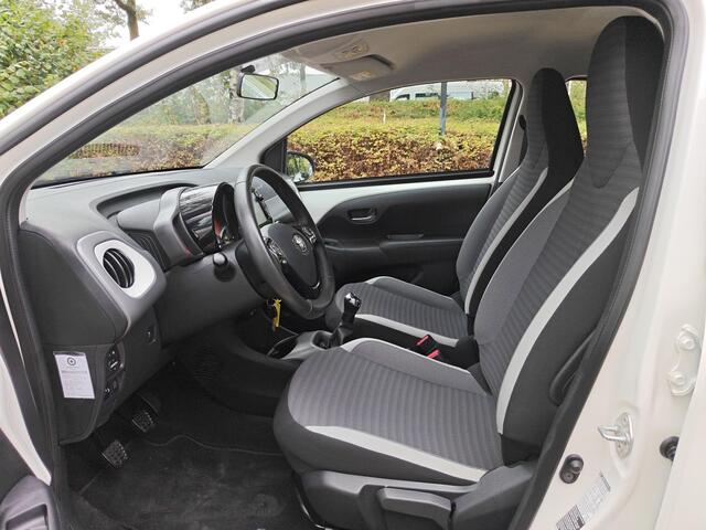Toyota AYGO 1.0 VVT-i x-play