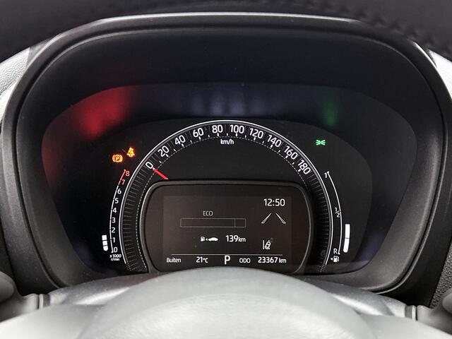 Toyota AYGO X 1.0 VVT-i S-CVT Pulse + | BTW Voertuig | Parkeersensoren voor+achter | Keyless Entry/Start | Climate Control | Cruise Control Adaptive | achteruitrijcamera | Apple CarPlay/Android Auto |