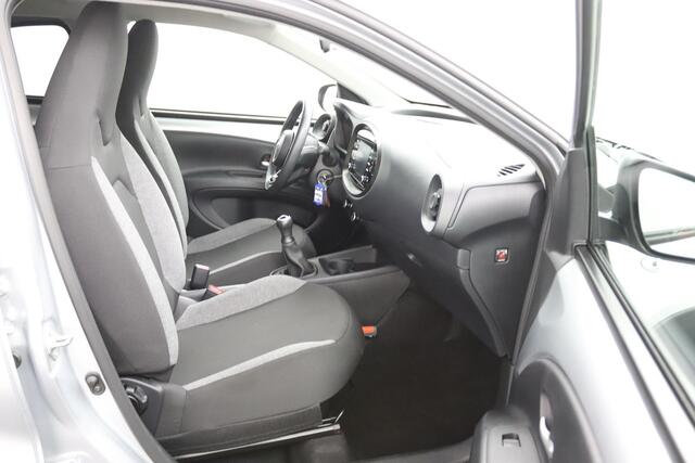 Toyota AYGO X 1.0 VVT-i MT first | Automatische Airco | Privacy Glas | Lichtmetalen Velgen | Cruise Control Adaptief | Led Verlichting |