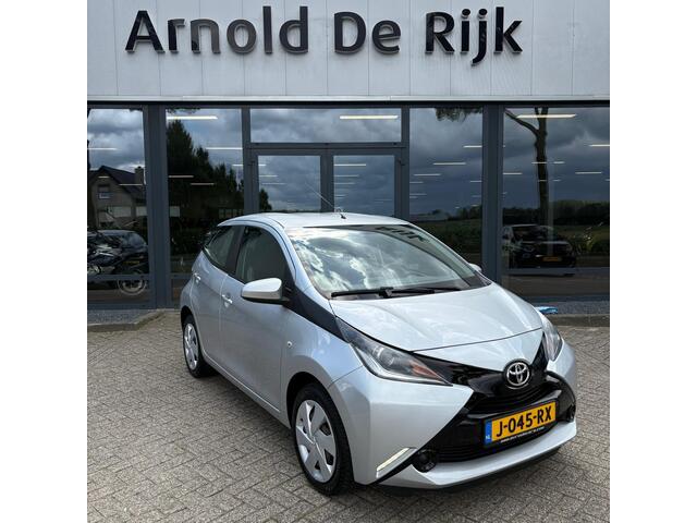 Toyota AYGO 1.0 VVT-i x-play