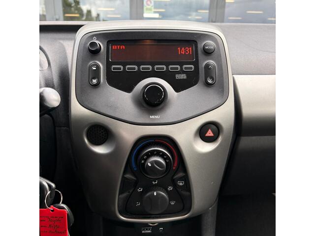 Toyota AYGO 1.0 VVT-i x-play