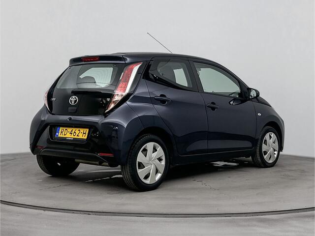 Toyota AYGO 1.0 VVT-i x-play Automaat | Parkeercamera | Metallic Lak | Airco | Mistlampen | Onderweg-naar-dealer