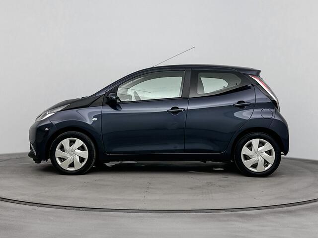 Toyota AYGO 1.0 VVT-i x-play Automaat | Parkeercamera | Metallic Lak | Airco | Mistlampen | Onderweg-naar-dealer