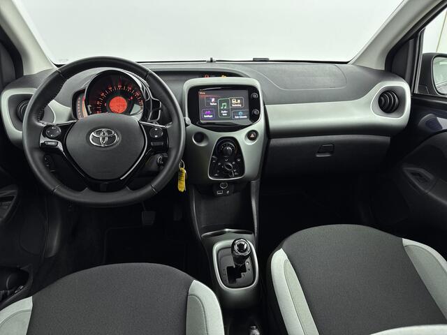 Toyota AYGO 1.0 VVT-i x-play Automaat | Parkeercamera | Metallic Lak | Airco | Mistlampen | Onderweg-naar-dealer