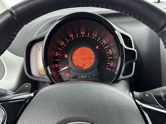 Toyota AYGO 1.0 VVT-i x-play Automaat | Parkeercamera | Metallic Lak | Airco | Mistlampen | Onderweg-naar-dealer