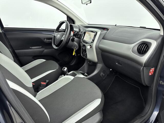 Toyota AYGO 1.0 VVT-i x-play Automaat | Parkeercamera | Metallic Lak | Airco | Mistlampen | Onderweg-naar-dealer