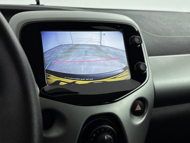 Toyota AYGO 1.0 VVT-i x-play Automaat | Parkeercamera | Metallic Lak | Airco | Mistlampen | Onderweg-naar-dealer