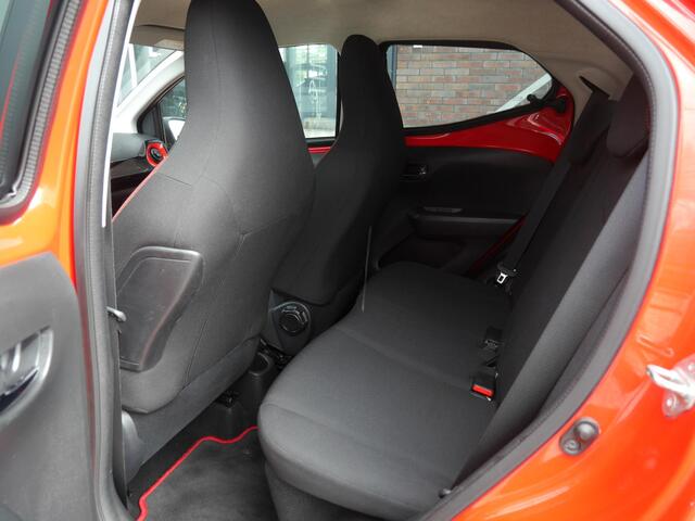 Toyota AYGO 1.0 VVT-i x-cite | Achteruitrijcamera | Airco | 5 Deurs | Lichtmetalen velgen | Led dagrijverlichting | Apple Carplay/Android Auto | Elektrische ramen voor