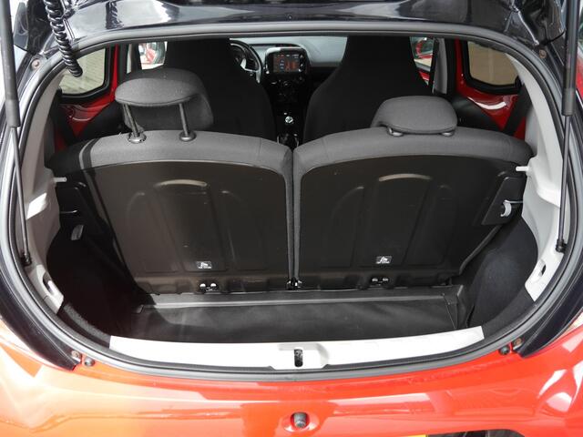 Toyota AYGO 1.0 VVT-i x-cite | Achteruitrijcamera | Airco | 5 Deurs | Lichtmetalen velgen | Led dagrijverlichting | Apple Carplay/Android Auto | Elektrische ramen voor