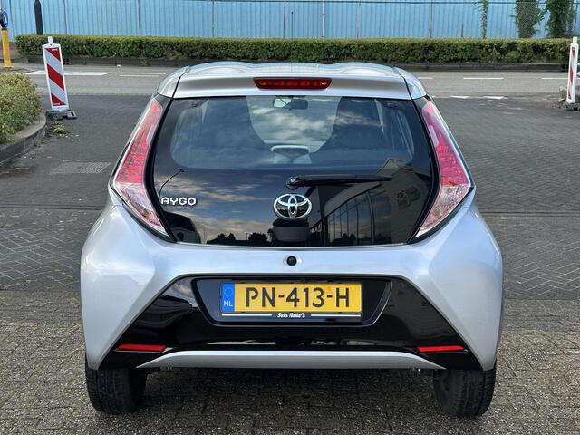 Toyota AYGO 1.0 VVT-i x-play UNIEK!9000KM/1EIGENAAR/NAVI/CAMERA