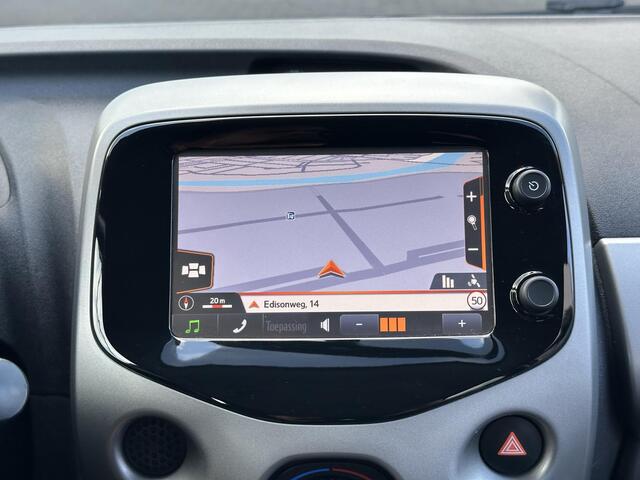 Toyota AYGO 1.0 VVT-i x-play UNIEK!9000KM/1EIGENAAR/NAVI/CAMERA