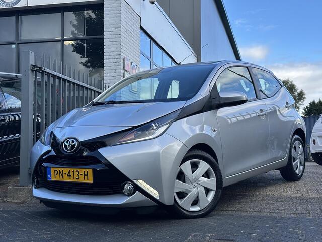 Toyota AYGO 1.0 VVT-i x-play UNIEK!9000KM/1EIGENAAR/NAVI/CAMERA
