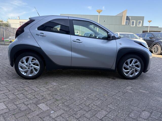 Toyota AYGO X 1.0 VVT-i MT first