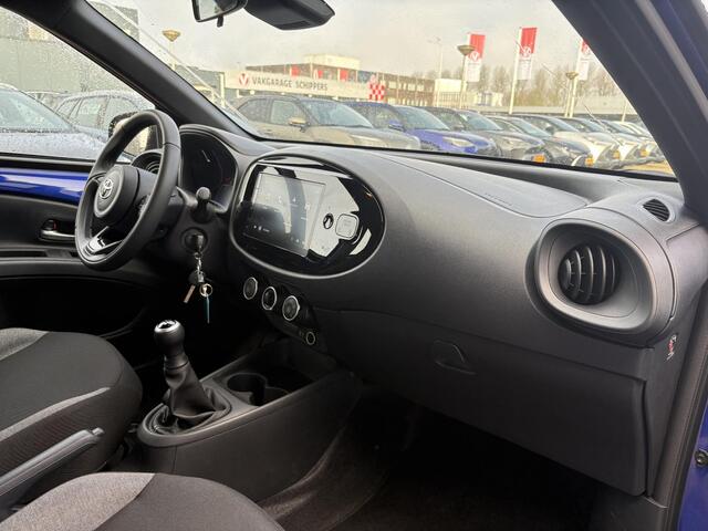 Toyota AYGO X 1.0 VVT-i MT Play uitleen voor Thomas