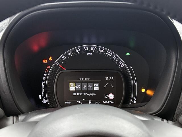 Toyota AYGO X 1.0 VVT-i S-CVT Pulse + | BTW Voertuig | Parkeersensoren voor+achter | Keyless Entry/Start | Climate Control | Cruise Control Adaptive | achteruitrijcamera | Apple CarPlay/Android Auto |