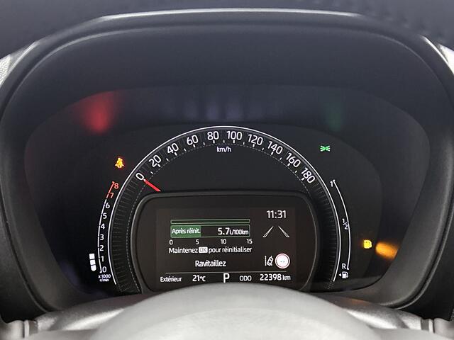 Toyota AYGO X 1.0 VVT-i S-CVT Pulse + | BTW Voertuig | Parkeersensoren voor+achter | Keyless Entry/Start | Climate Control | Cruise Control Adaptive | achteruitrijcamera | Apple CarPlay/Android Auto |