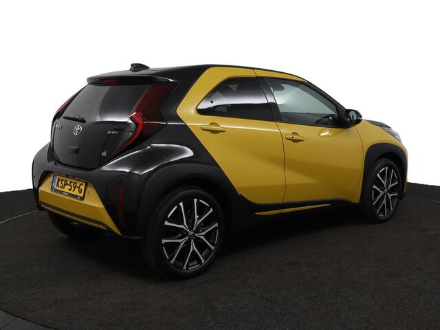 Toyota AYGO X Hybrid 115 GR Sport | Stoelverwarming | Keyless entry | Draadloze telefoonlader | Achteruitrijcamera | JBL premium sound |