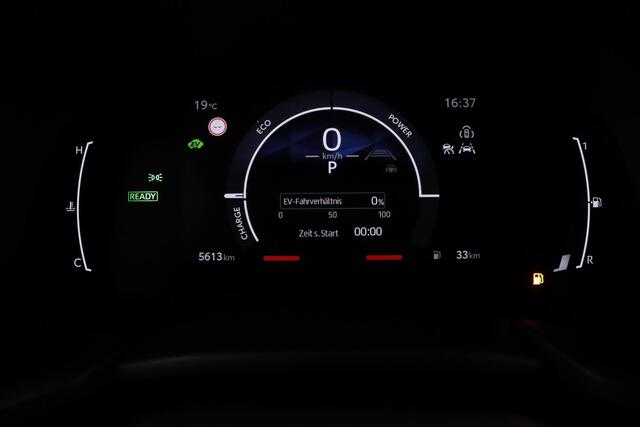 Toyota AYGO X Hybrid 115 GR Sport | Stoelverwarming | Keyless entry | Draadloze telefoonlader | Achteruitrijcamera | JBL premium sound |