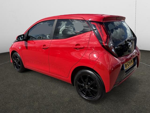Toyota AYGO 1.0 VVT-i x-play automaat